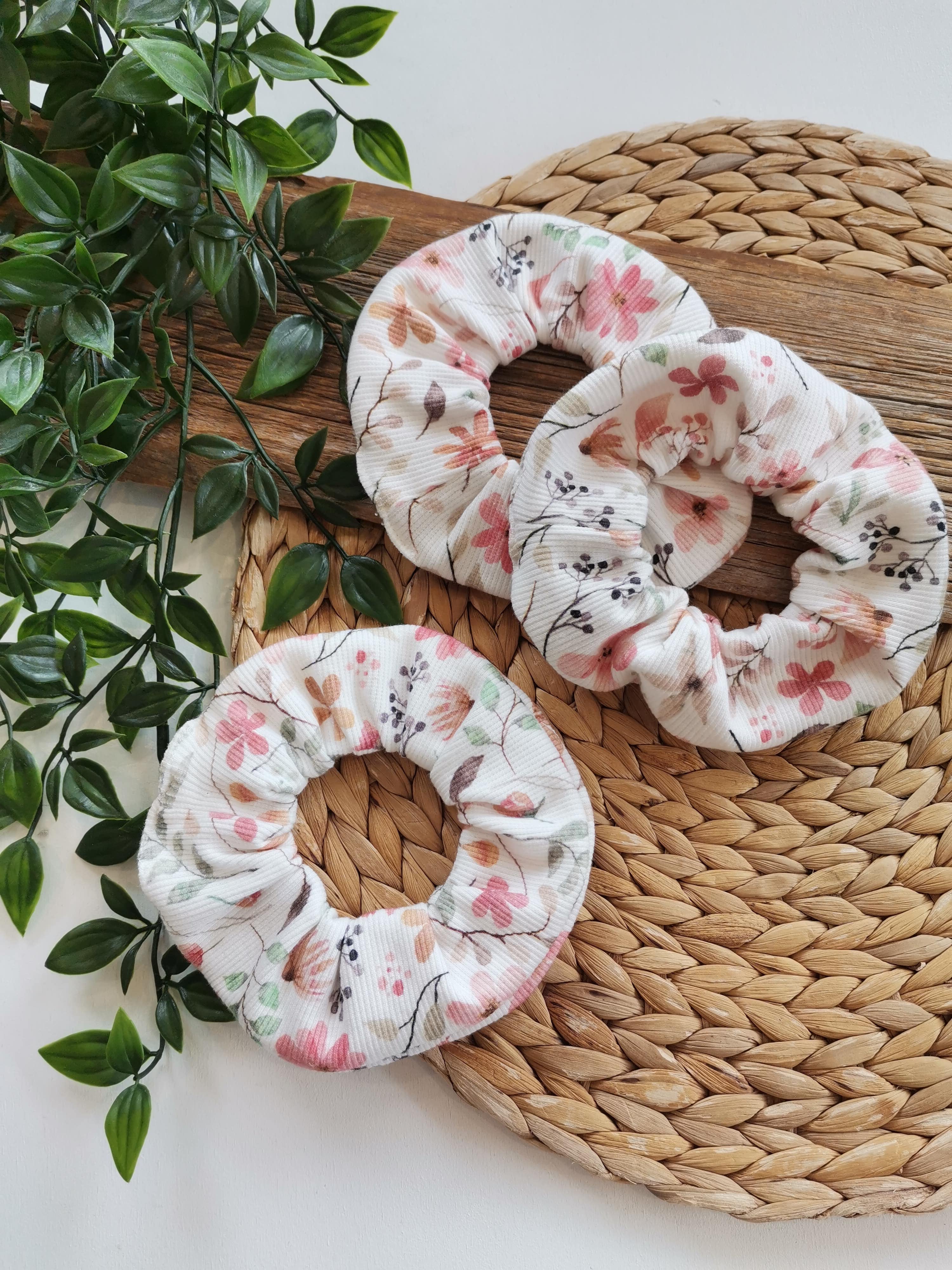 Scrunchie "Blütentanz"