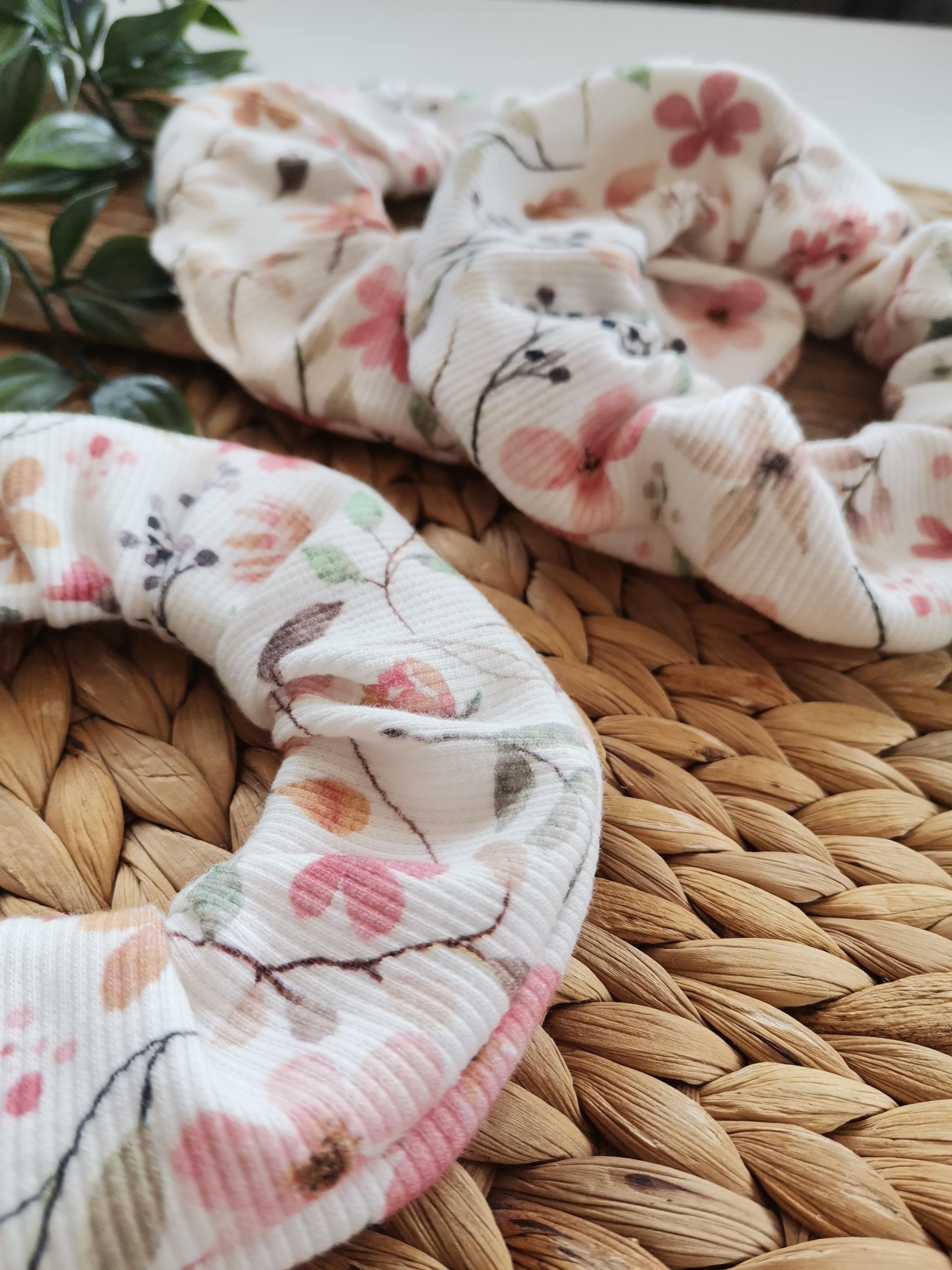 Scrunchie "Blütentanz"